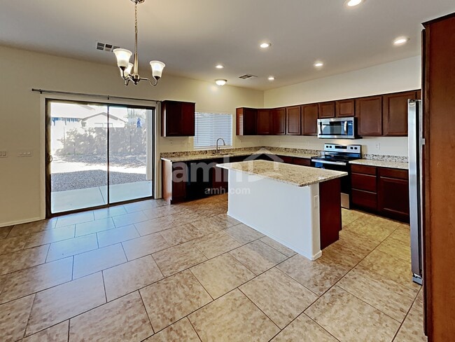 Building Photo - 2324 W Barwick Dr