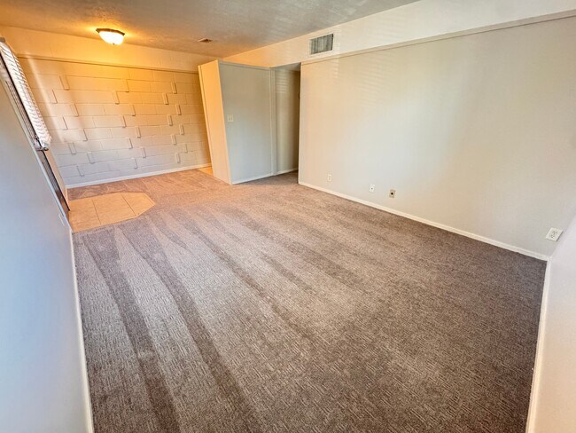 Building Photo - 1425 G St