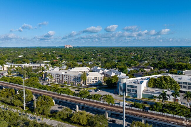Vista aérea del exterior - University Inn Condominium