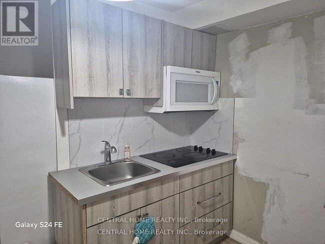 Building Photo - 168 Brammar St