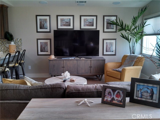 Building Photo - 2500 Main St