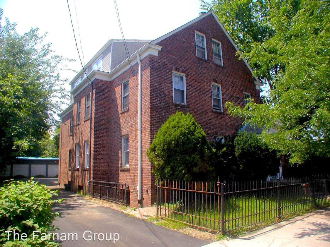 Primary Photo - 102 Edgewood Ave