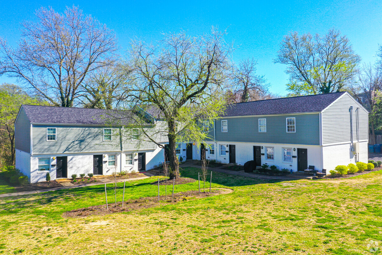 Foto principal - Glenwood Hill Townhomes