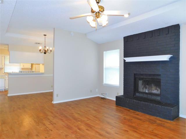 Building Photo - 2212 Bolivar St