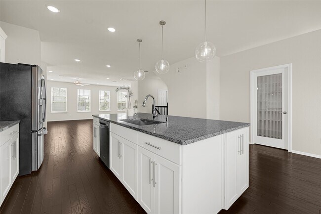 Foto del edificio - 1909 Monaco Memorial Ln