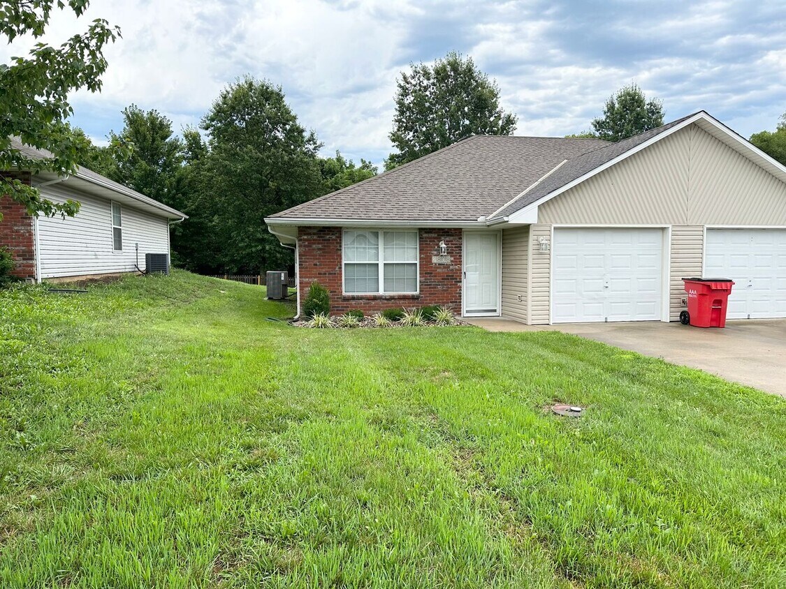 Foto principal - 2 Bed Single Level Duplex in Blue Springs