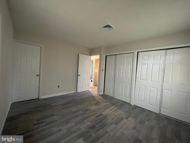 Building Photo - 47 Pembrook Ln