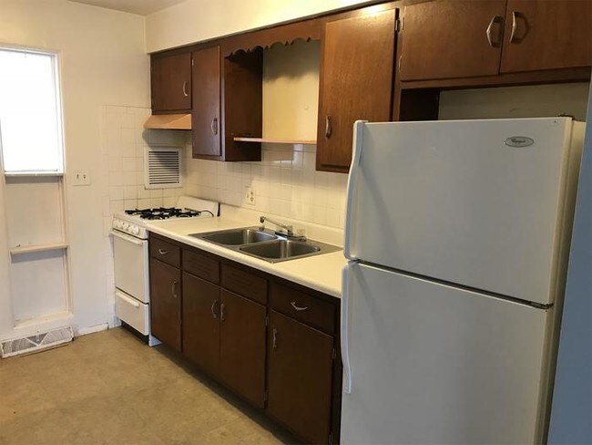 Building Photo - Duplex Unit in Peoria Heights