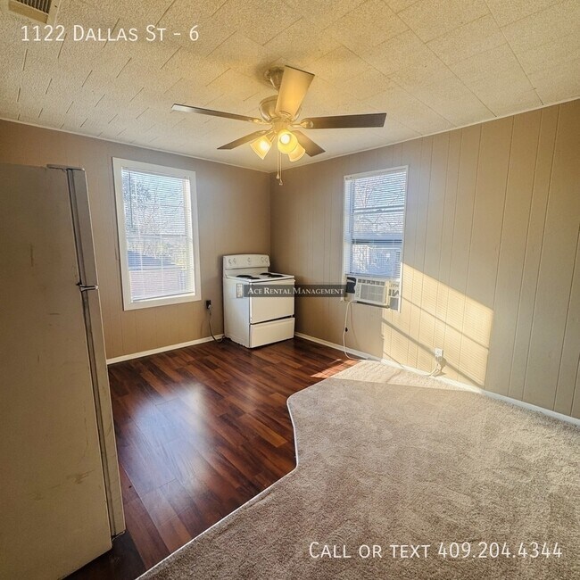 Building Photo - 1122 Dallas St