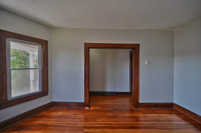 Building Photo - 1025 RIDGE St