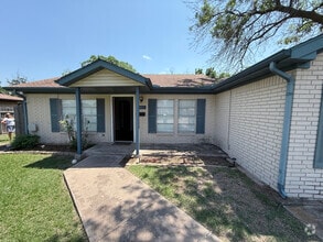 Building Photo - 3033 Moffett Ave