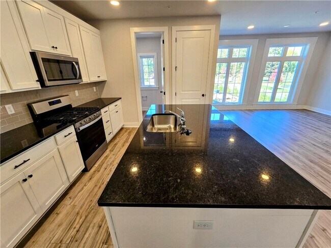 Foto del edificio - 903 Vaughn Ln