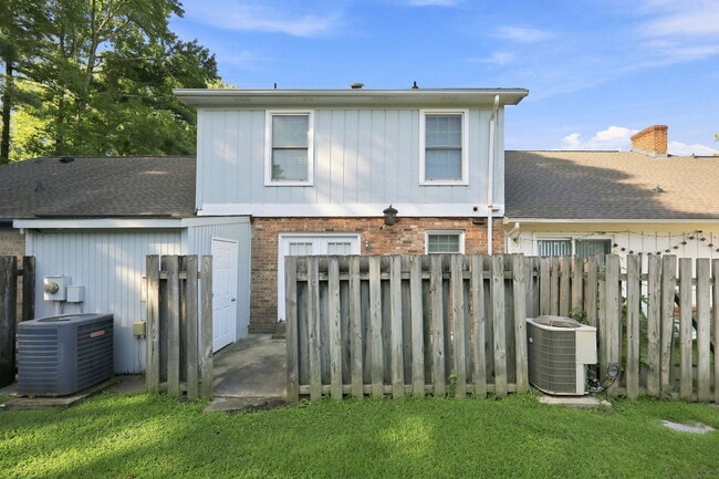 Foto del edificio - 126 Oakmont Dr