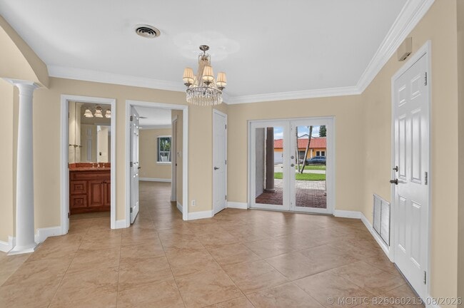 Building Photo - 899 Granada Dr