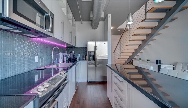 Foto del edificio - 690 SW 1st Ct
