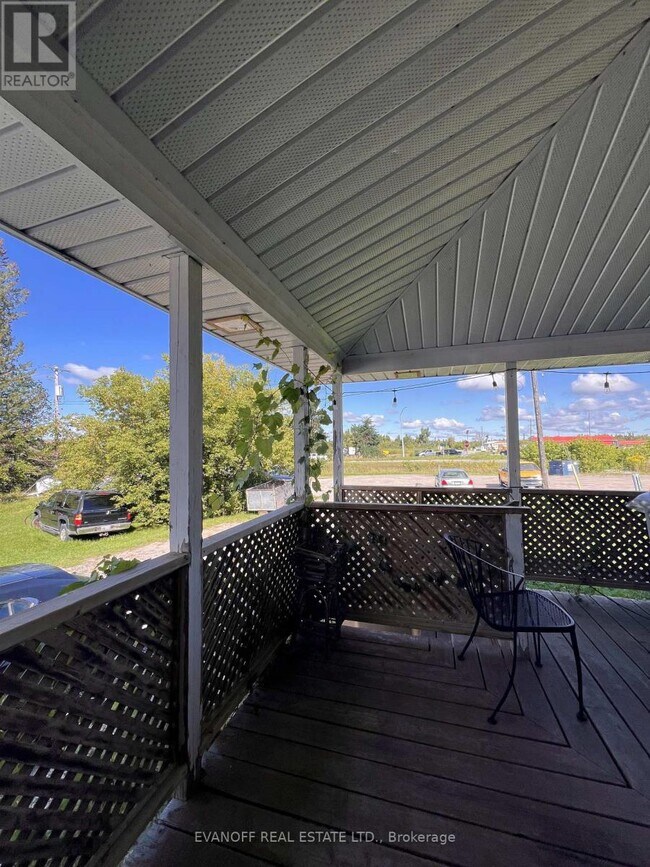 Photo du bâtiment - 558 Kawartha Lakes County Rd 8