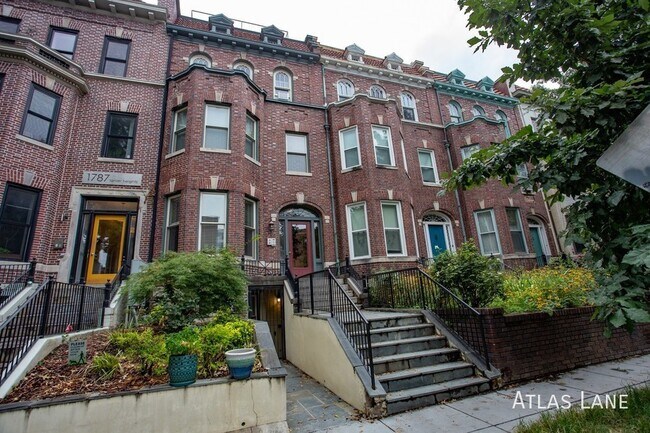 Building Photo - Professionally Managed, 3BD/2BA  Condo in ...