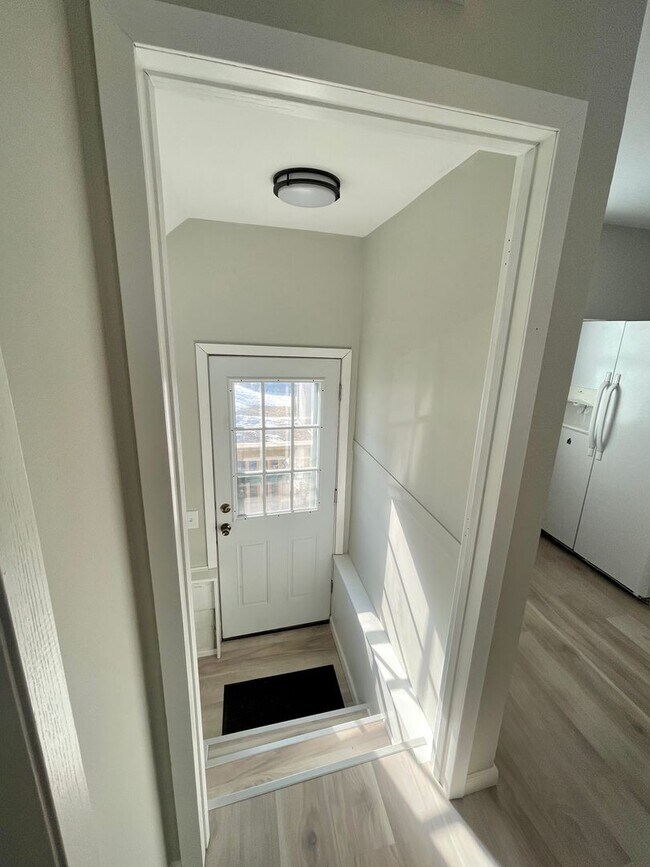 Building Photo - Beautiful 2 bed, 1 bath Single-Family Home!