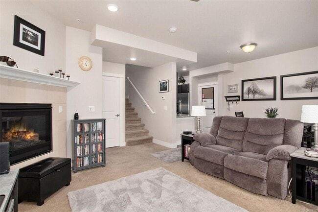 Living - 2608 Kansas Dr