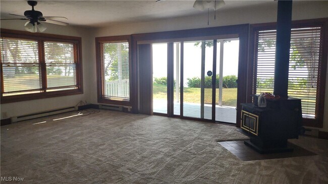 Building Photo - 38575 Beachview Rd