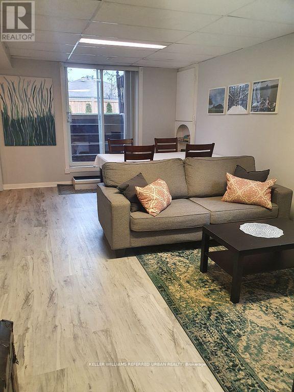 Photo principale - 3352 Ellengale Dr