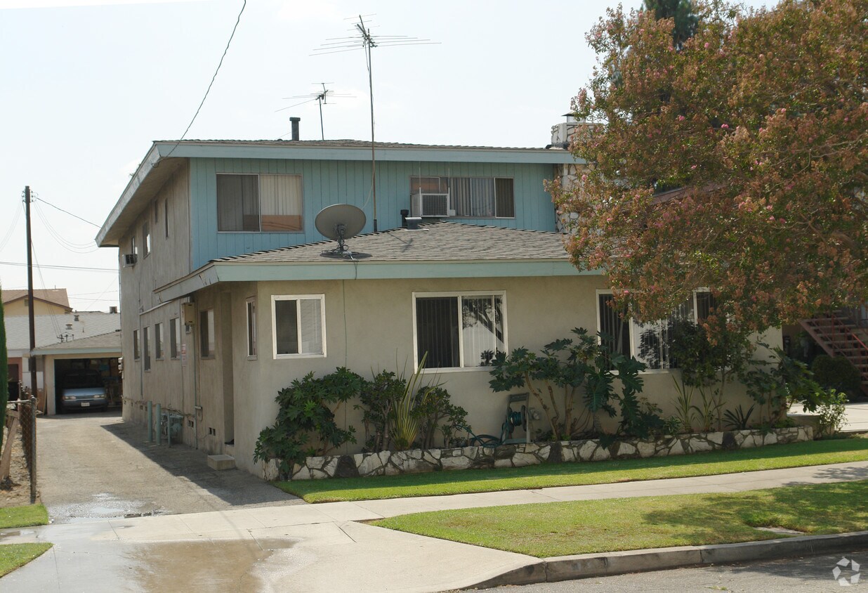Foto del edificio - 616 E Live Oak St