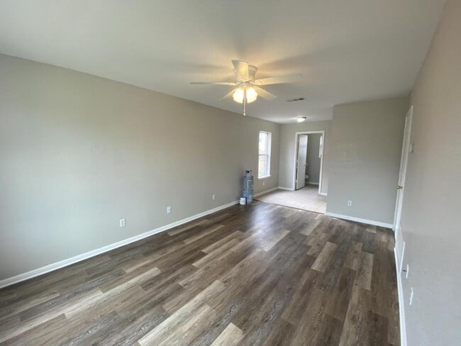 Building Photo - 2807 Cantabrian Dr