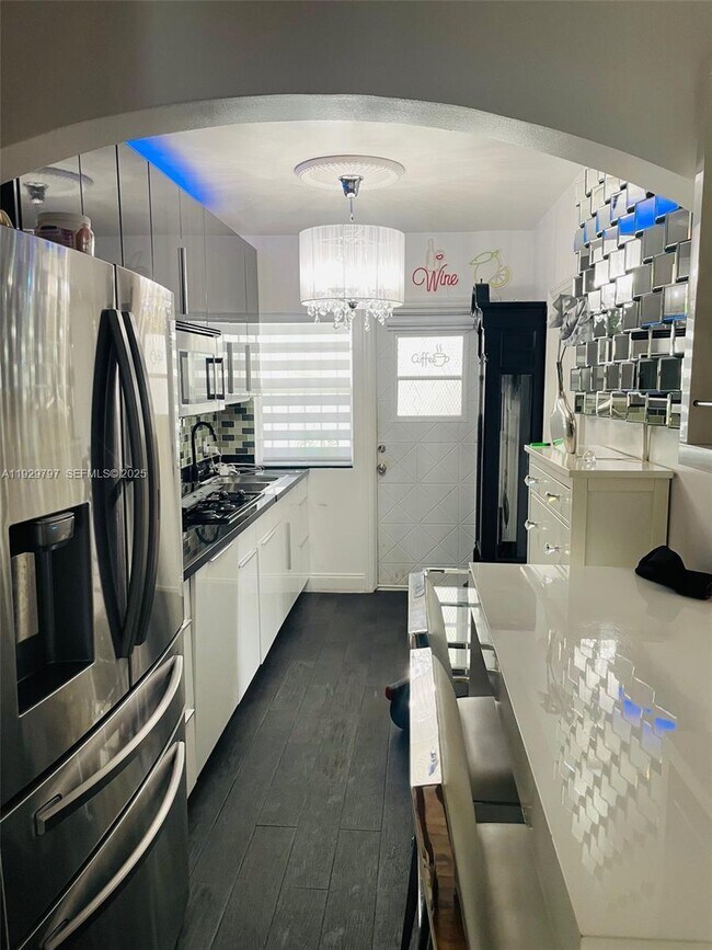 Foto del edificio - 1027 Euclid Ave