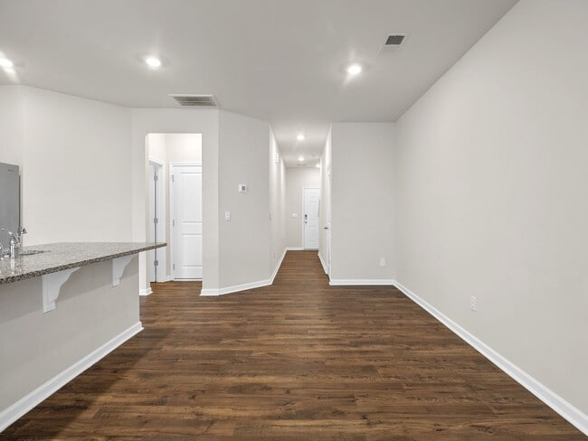 Foto del edificio - Modern living meets Convenience- Townhome in Greer, SC!