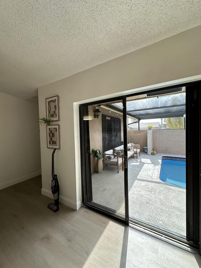 Foto del edificio - 4773 Sunny Palms Cir