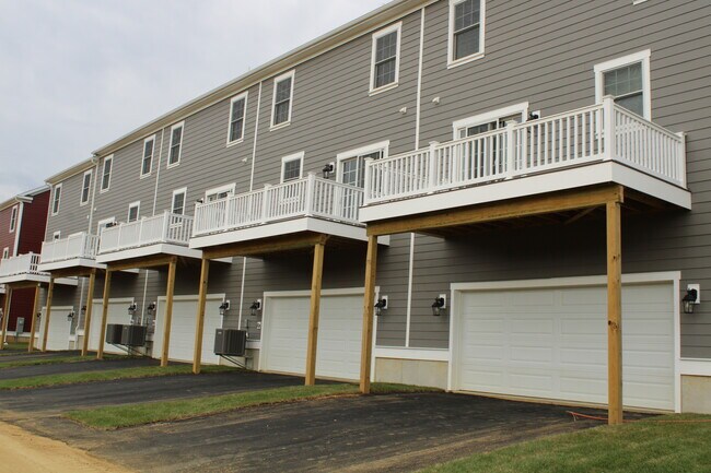 Building Photo - 974 Lorewood Grove Rd
