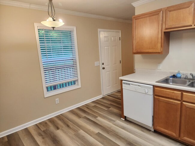 Building Photo - 10837 Woody Dr