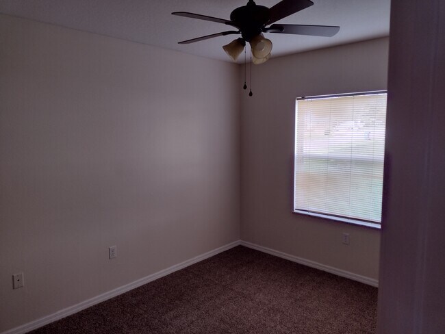 Building Photo - 7422 Pond Cir