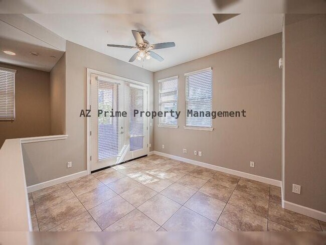 Foto del edificio - 563 W 6th St