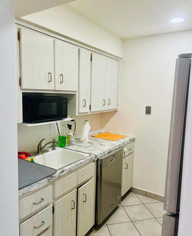 Photo - 371 SW 8th St Apartment