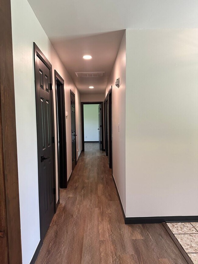 Foto del edificio - Welcome to country living with a fresh, modern twist.