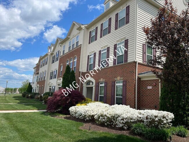 Foto del edificio - 24688 Hutchinson Farm Dr