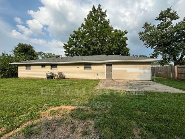 Building Photo - 813 Leora St