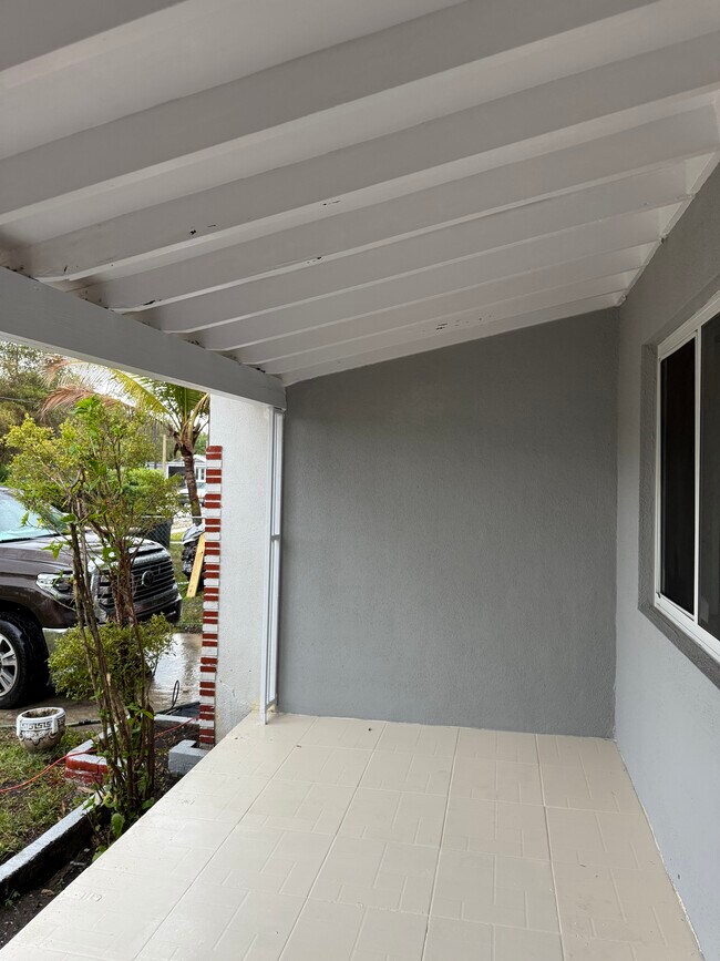 Foto del edificio - 14065 NE 16th Ave