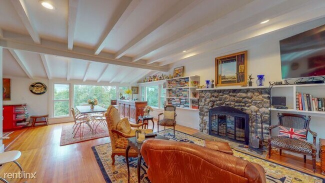 Foto del edificio - 3 br, 2 bath House - 145 GLENFORD WITTENBE...