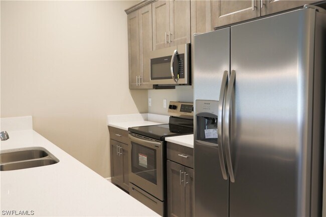 Foto del edificio - 2020 SW 15th Pl