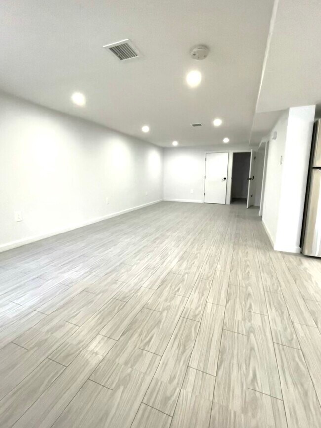 living room - 10517 101st Rd