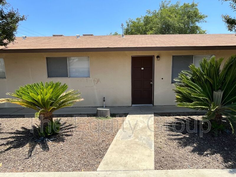 1431 Tomah Ave Unit B, Porterville, CA 93257 Condo for Rent in