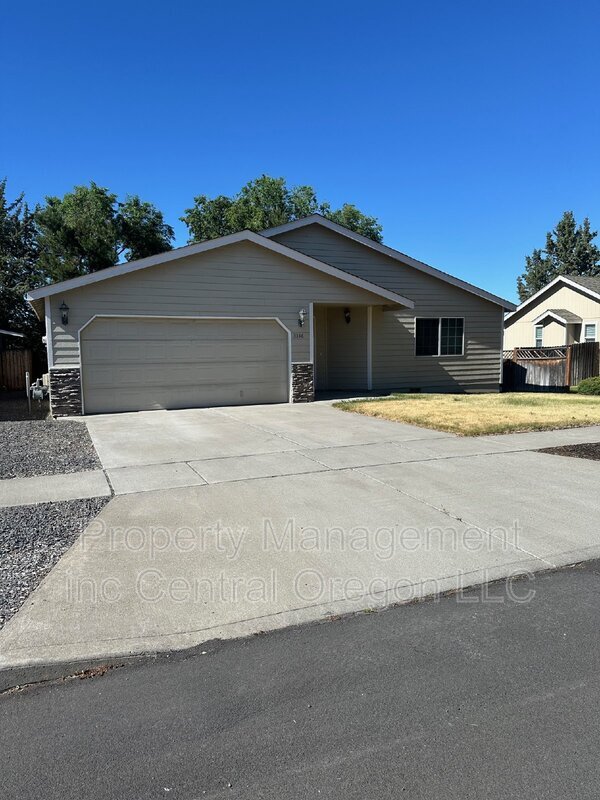 Building Photo - 3336 Northeast Hoona Drive