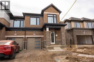 Building Photo - 32 Blain Dr