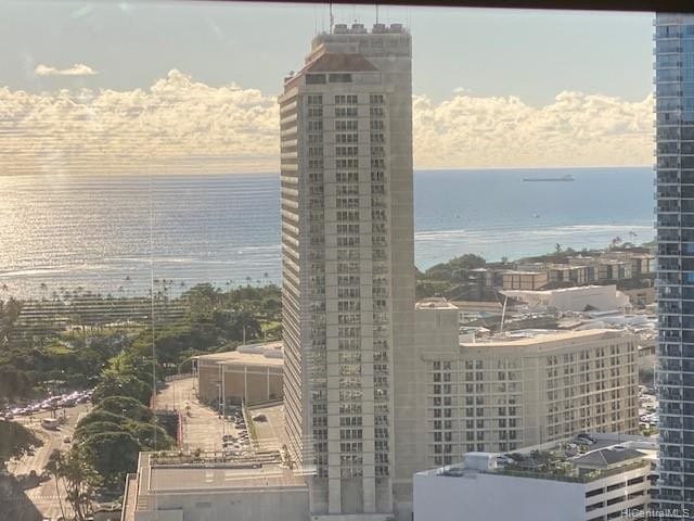Building Photo - 1750 Kalakaua Ave