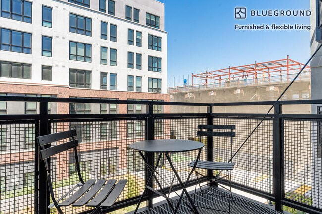 Foto del edificio - 4310 Hubbard St