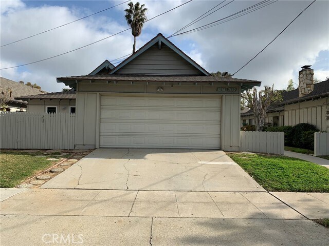Foto principal - 3630 Country Club Dr
