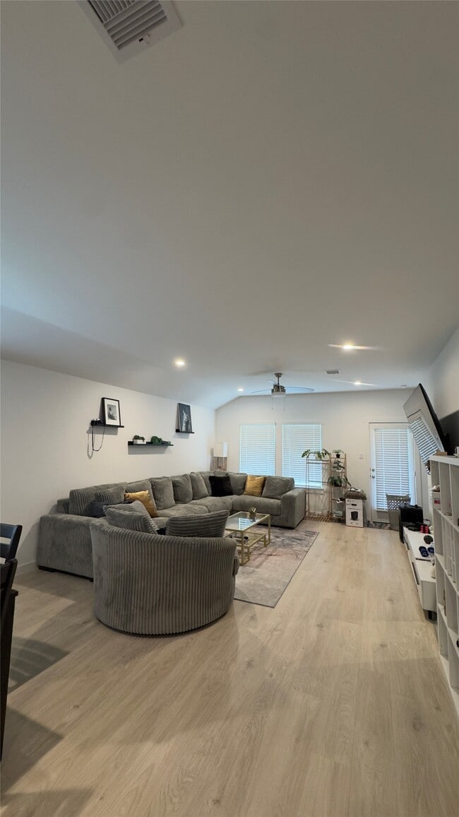 Building Photo - 7834 Calabria Dr