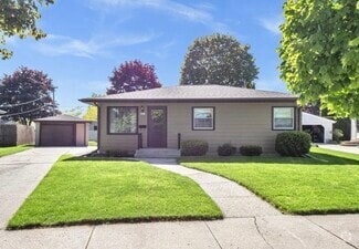 Building Photo - 2832 S 11th Pl